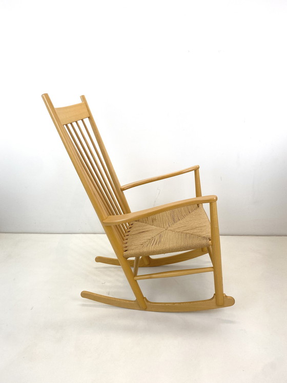Image 1 of Hans J. Wegner J16 Vintage Schommelstoel