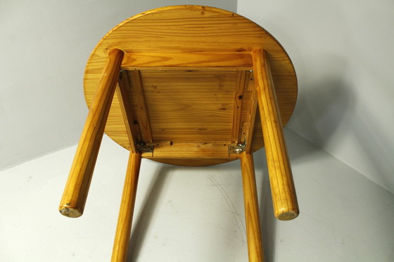 Image 1 of Scandinavische ronde grenen eettafel, 1970S