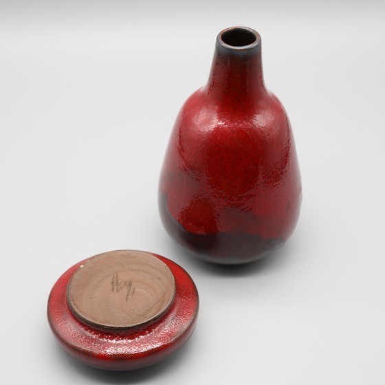 Image 1 of 2x Töpferei Studio Keramische Oxblood Rode Glazuur Vaas van Hartwig Heyne