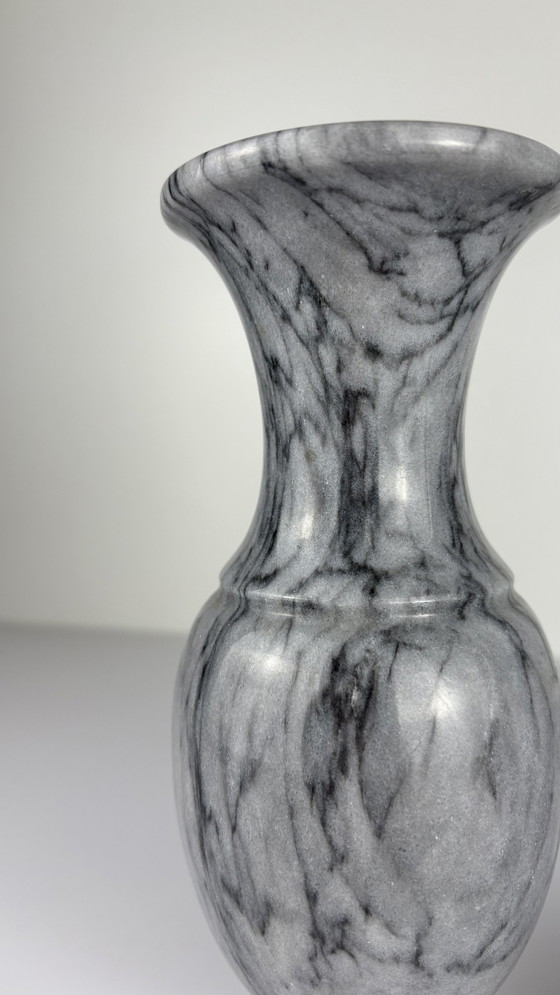 Image 1 of 2 X Vintage Grijze Carrara Marmeren Gedraaide Vazen Set 