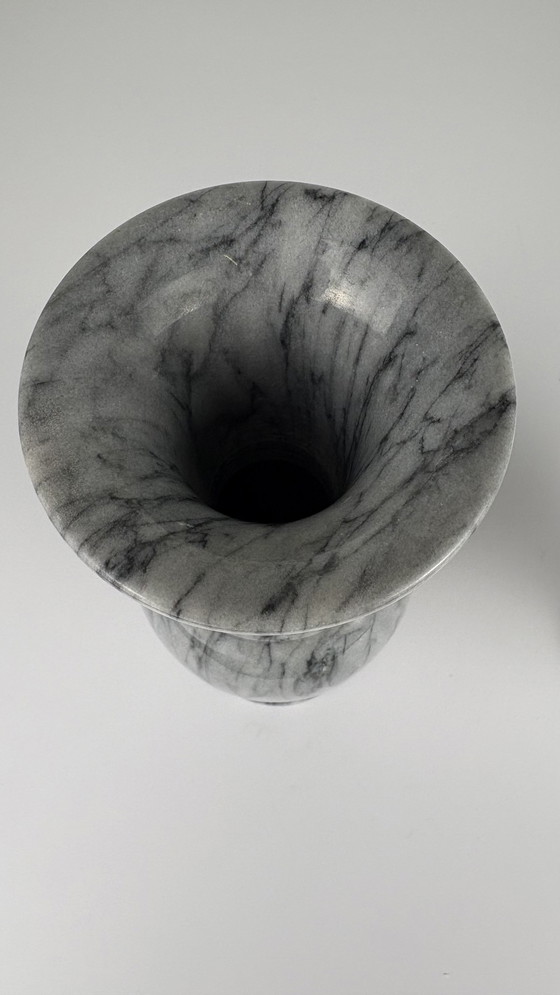 Image 1 of 2 X Vintage Grijze Carrara Marmeren Gedraaide Vazen Set 