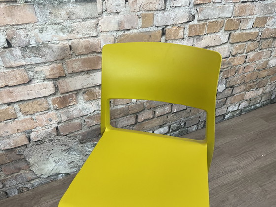 Image 1 of 6X Vitra Tip Ton Geel