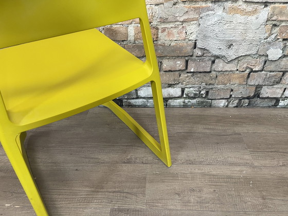 Image 1 of 6X Vitra Tip Ton Geel