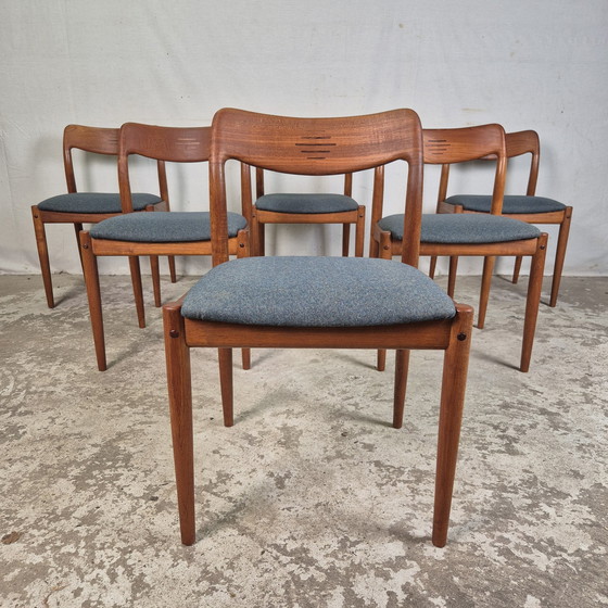 Image 1 of 6 Johannes Andersen Stoelen, Uldum Møbelfabrik Vintage Jaren 60 Deens