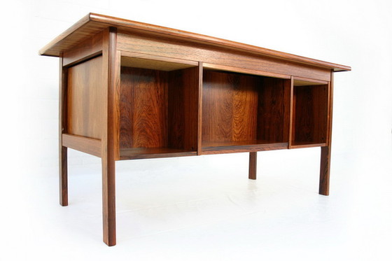 Image 1 of Deens Mid Century Braziliaans palissander / Rio palissander uitvoerend schrijfbureau / bureau