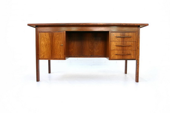 Image 1 of Deens Mid Century Braziliaans palissander / Rio palissander uitvoerend schrijfbureau / bureau