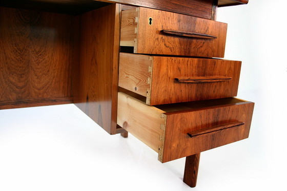 Image 1 of Deens Mid Century Braziliaans palissander / Rio palissander uitvoerend schrijfbureau / bureau