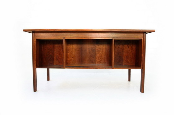 Image 1 of Deens Mid Century Braziliaans palissander / Rio palissander uitvoerend schrijfbureau / bureau