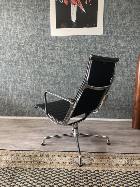 Image 1 of Vitra EA 115 Lederen fauteuil ontwerp van Eames, jaren 1990