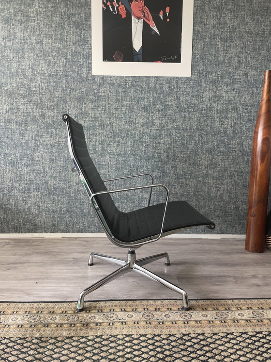 Image 1 of Vitra EA 115 Lederen fauteuil ontwerp van Eames, jaren 1990