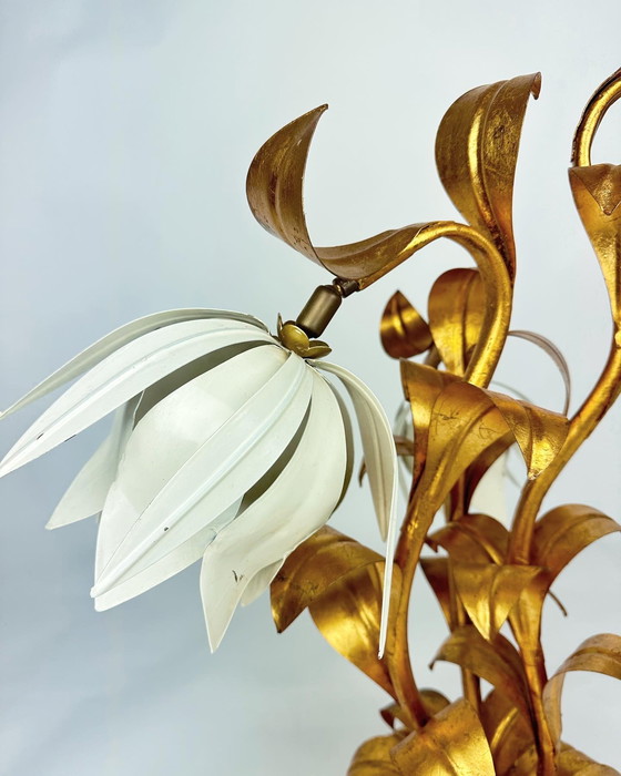 Image 1 of Vintage florale lamp