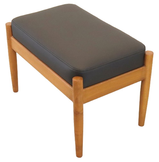 Image 1 of Deense voetenbank reupholstered vintage