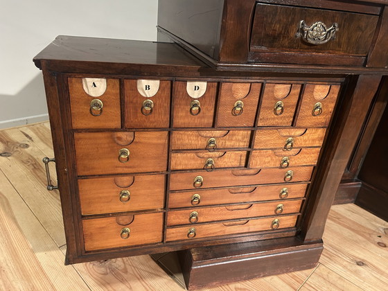 Image 1 of Unieke Engelse Vintage Bureau Met Uitdraaiende Ladenblokken