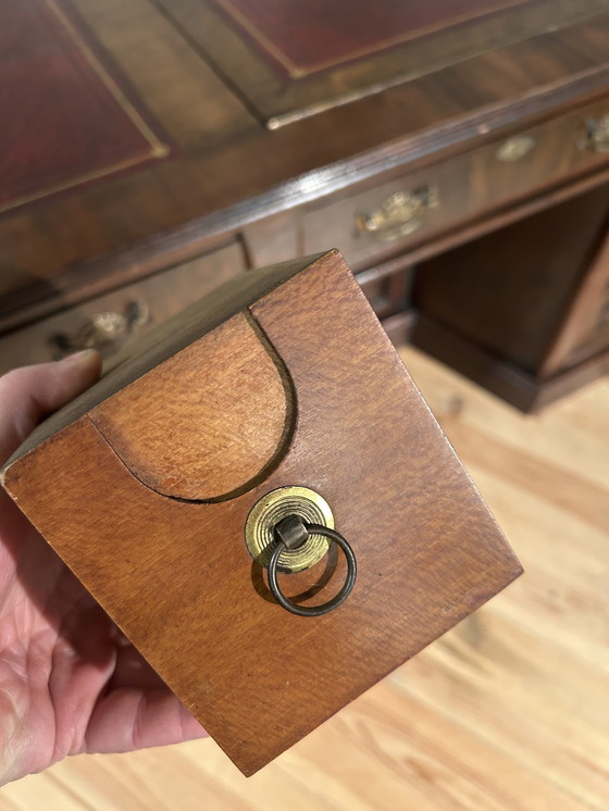 Image 1 of Unieke Engelse Vintage Bureau Met Uitdraaiende Ladenblokken