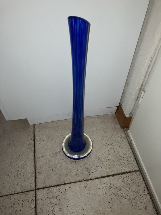 Image 1 of Glasgeblazen Blauwe Vaas Gegraveerd Dynola