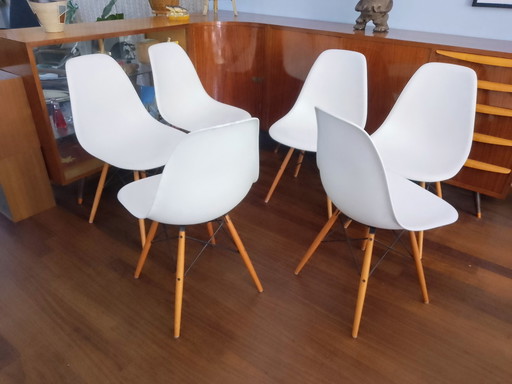 6x Eames DSW eetkamerstoel Vitra