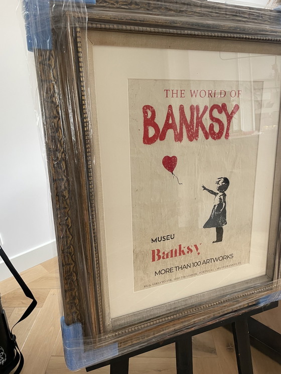 Image 1 of Banksy, De wereld van Banksy, Exibitieposter MuseuBanksy, Portugal