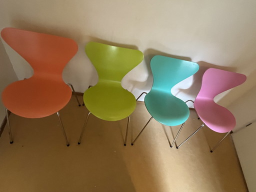 8 X Fritz Hansen Vlinderstoel In 8 Kleuren