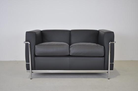 Image 1 of Cassina LC2 2-zits bank nieuw