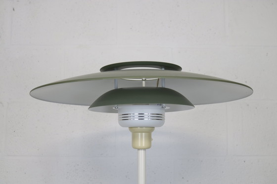 Image 1 of Vintage Deense Vloerlamp In Groen En Witte Tinten