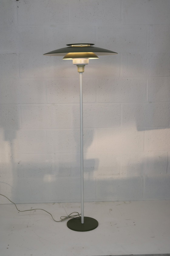 Image 1 of Vintage Deense Vloerlamp In Groen En Witte Tinten