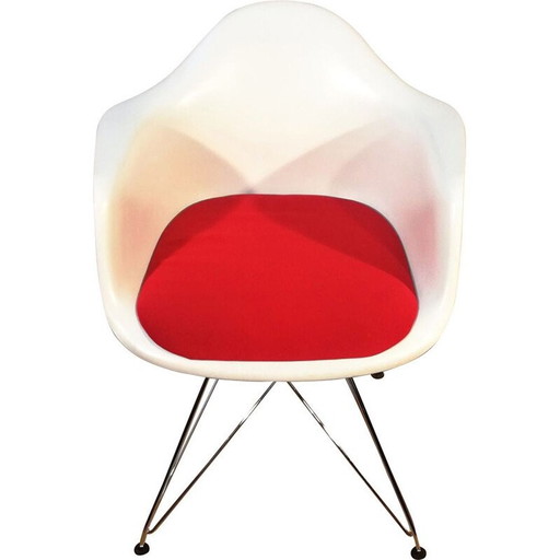 Dar vintage fauteuil van Charles & Ray Eames voor Vitra