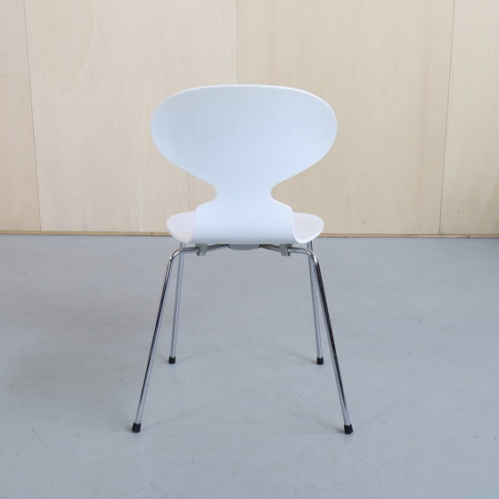 Image 1 of 2x Arne Jacobsen Ant Stoel voor Fritz Hansen, jaren 2000