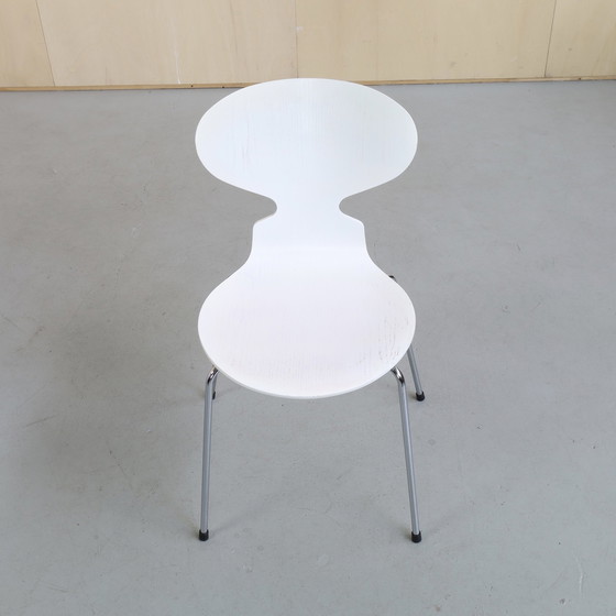 Image 1 of 2x Arne Jacobsen Ant Stoel voor Fritz Hansen, jaren 2000