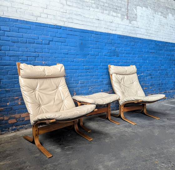 Image 1 of 2x Westnofa Siesta lounge chairs by Ingmar Relling plus hocker 