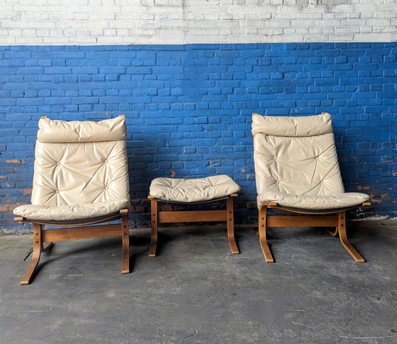 Image 1 of 2x Westnofa Siesta lounge chairs by Ingmar Relling plus hocker 