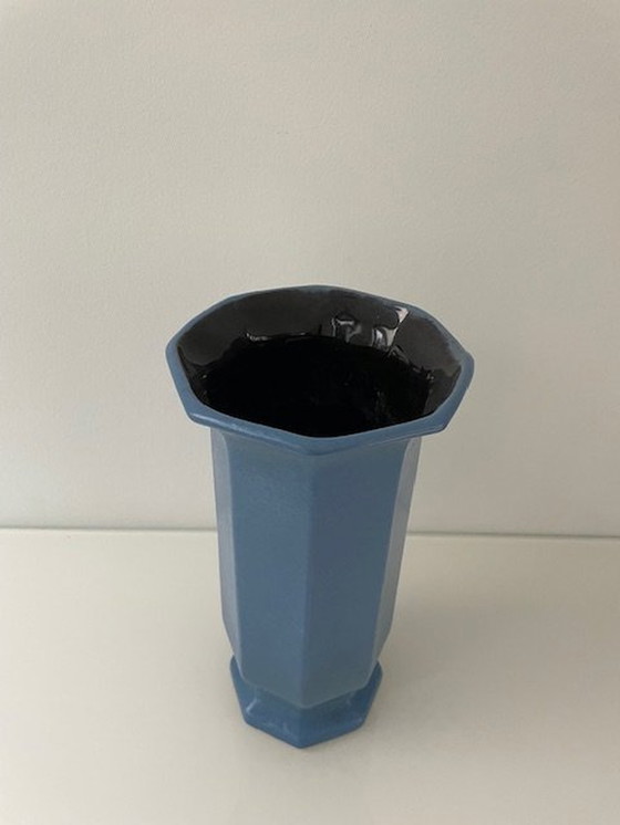 Image 1 of Vintage Mid-Century Vaas Achthoek Lichtblauw/Zwart Keramiek