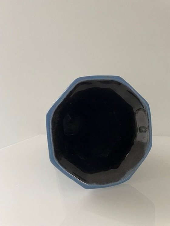 Image 1 of Vintage Mid-Century Vaas Achthoek Lichtblauw/Zwart Keramiek