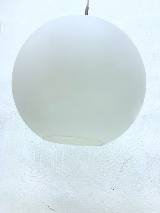 Image 1 of Louis Poulsen glazen hanglamp ontwerp Vilhelm Wohlert model Satellite