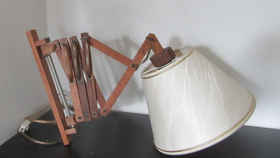 Image 1 of Vintage houten schaar/harmonica wandlamp