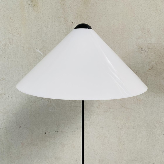 Image 1 of Oluce vloer lamp Vico Magistretti model snow 1970