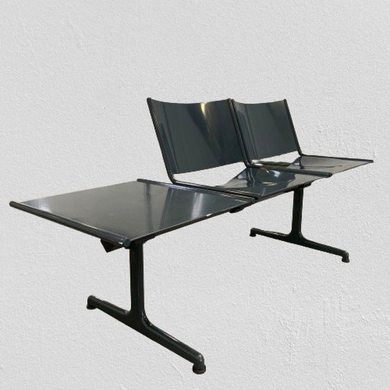 Image 1 of Artifort Wachtbanken