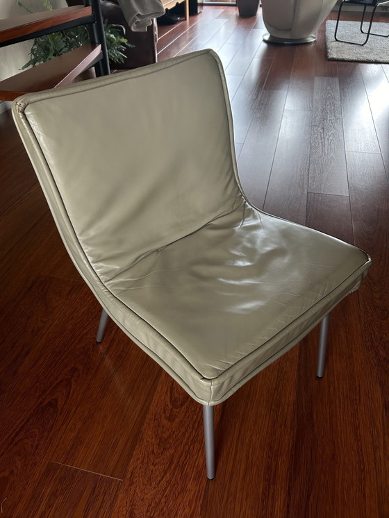 Image 1 of 4X Grijze Ledere Stoelen Van Ligne Roset