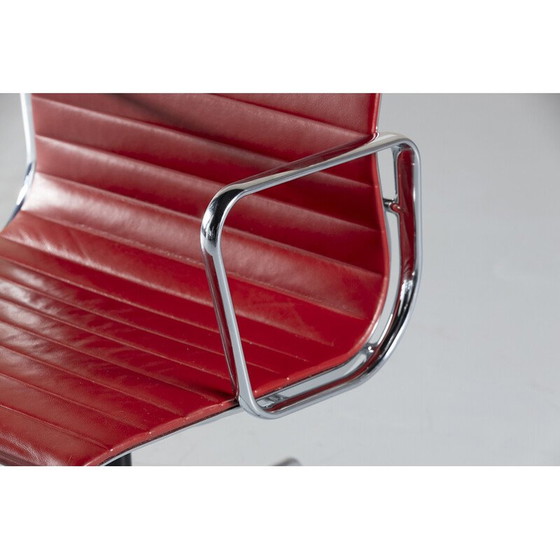 Image 1 of Vintage vitra EA 108 stoel in aluminium en leer van Charles en Ray Eames, Duitsland 1990