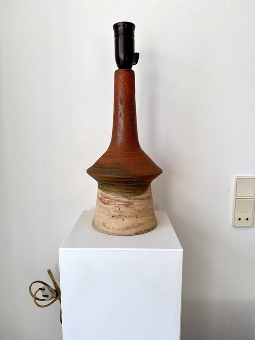 Keramische lamp, aardewerk lampvoet, gesigneerd