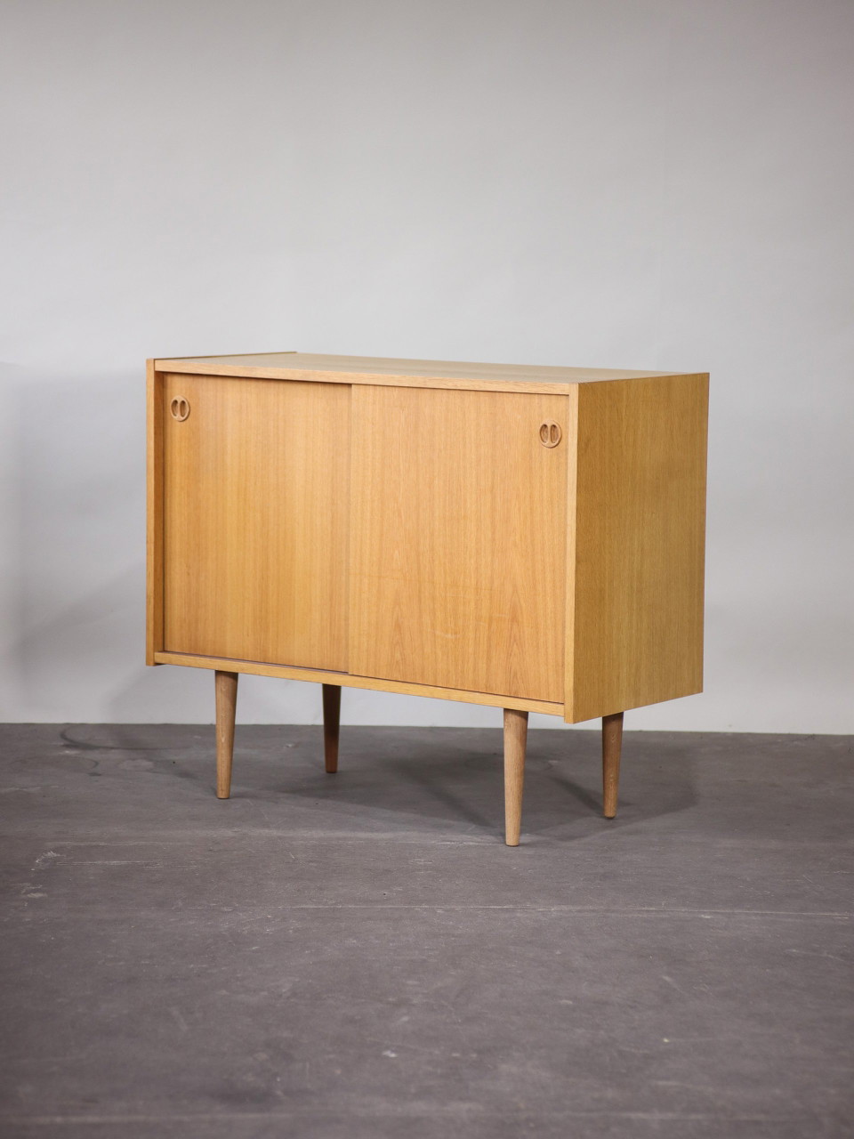 Schuifdeurkast dressoir eiken Deens vintage