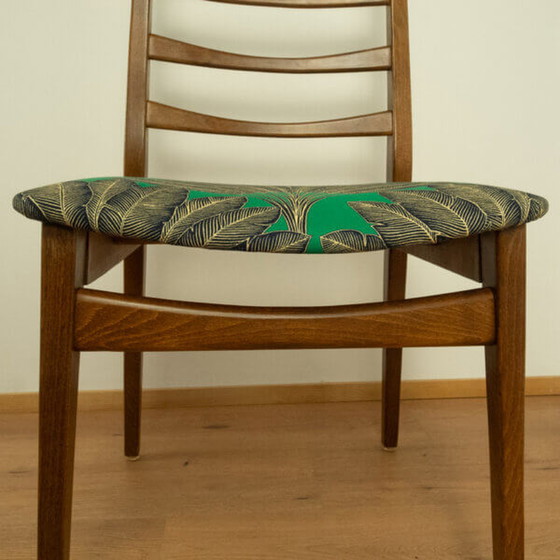 Image 1 of 2x 1960 Teakhouten stoelen van Welzel: Groene hoes met palmboompatroon