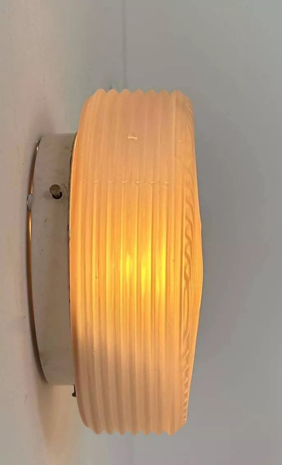 Image 1 of Vintage wandlamp van gegoten gezandstraald glas, Frankrijk 1960