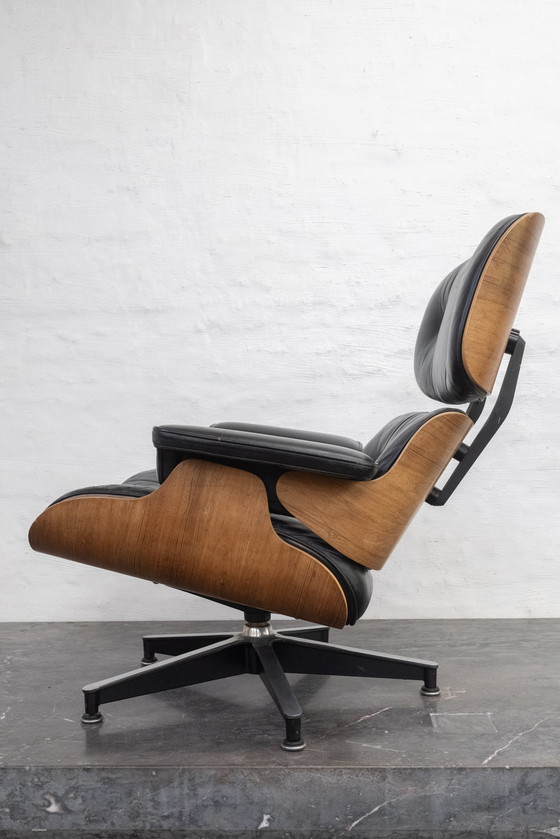 Image 1 of Eames Herman Miller lounge chair