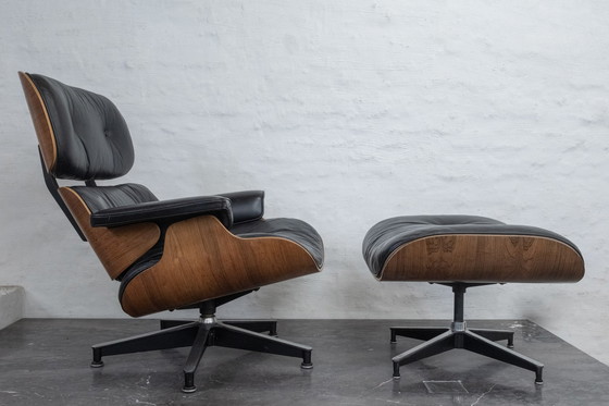 Image 1 of Eames Herman Miller lounge chair