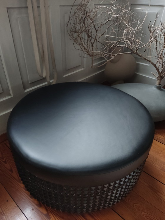 Image 1 of Lee Broom Pouf leer/studs zwart- Salon collectie - London Design Festival