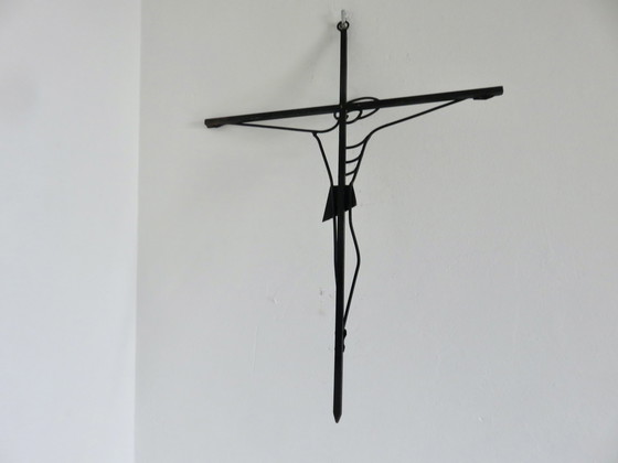 Image 1 of Kruisbeeld, smeedijzer, Frans werk, 1960