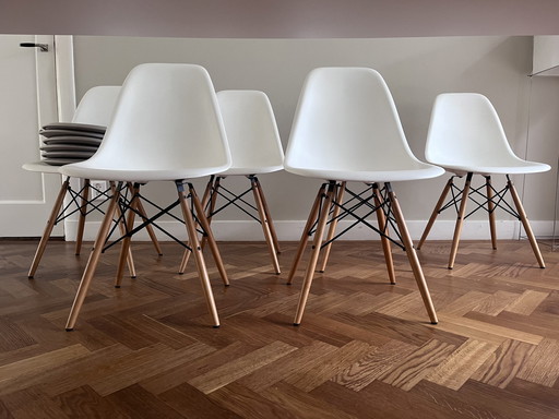 6X Vitra Eames Stoelen