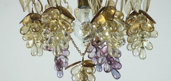 Image 1 of Zeldzame palwa midden eeuw CHANDELIER 1970 kristal glas en verguld messing druiven en bladeren