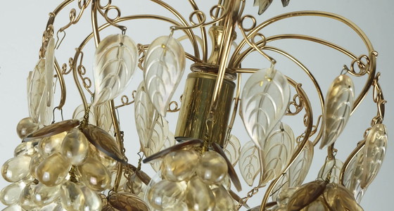 Image 1 of Zeldzame palwa midden eeuw CHANDELIER 1970 kristal glas en verguld messing druiven en bladeren