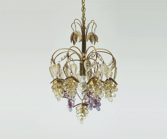 Image 1 of Zeldzame palwa midden eeuw CHANDELIER 1970 kristal glas en verguld messing druiven en bladeren